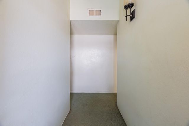 10528 Princess Jeanne Avenue NE, Albuquerque, NM 87112