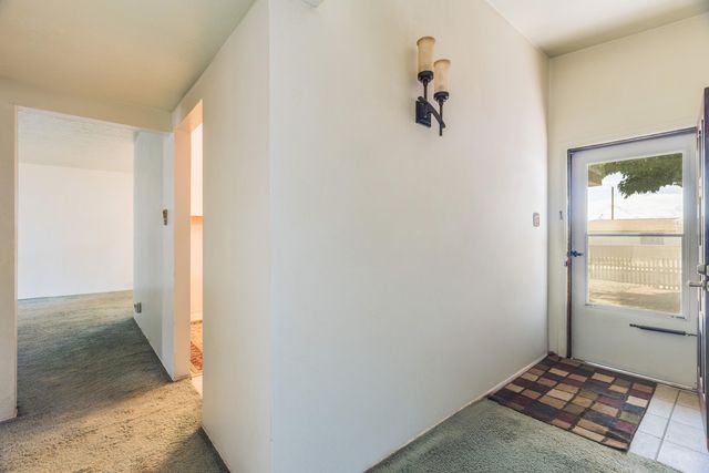 10528 Princess Jeanne Avenue NE, Albuquerque, NM 87112