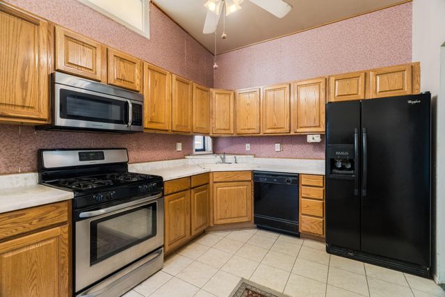 10528 Princess Jeanne Avenue NE, Albuquerque, NM 87112