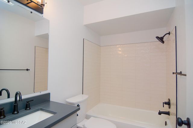 3266 N Little Creek Place, Tucson, AZ 85712