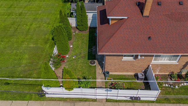 7546 W Hanover Street, Summit, IL 60501