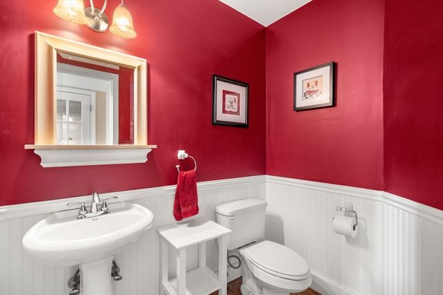 74 Kennedy Cir, Northbridge, MA 01534