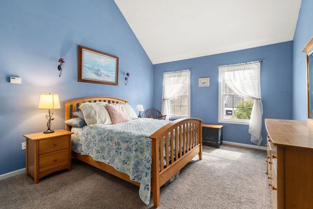 74 Kennedy Cir, Northbridge, MA 01534