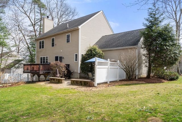 74 Kennedy Cir, Northbridge, MA 01534