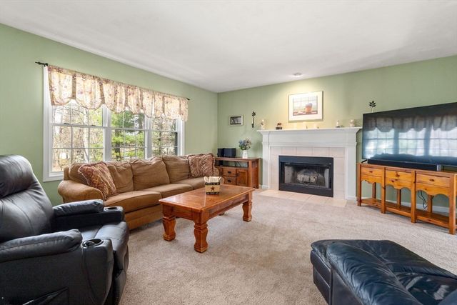 74 Kennedy Cir, Northbridge, MA 01534
