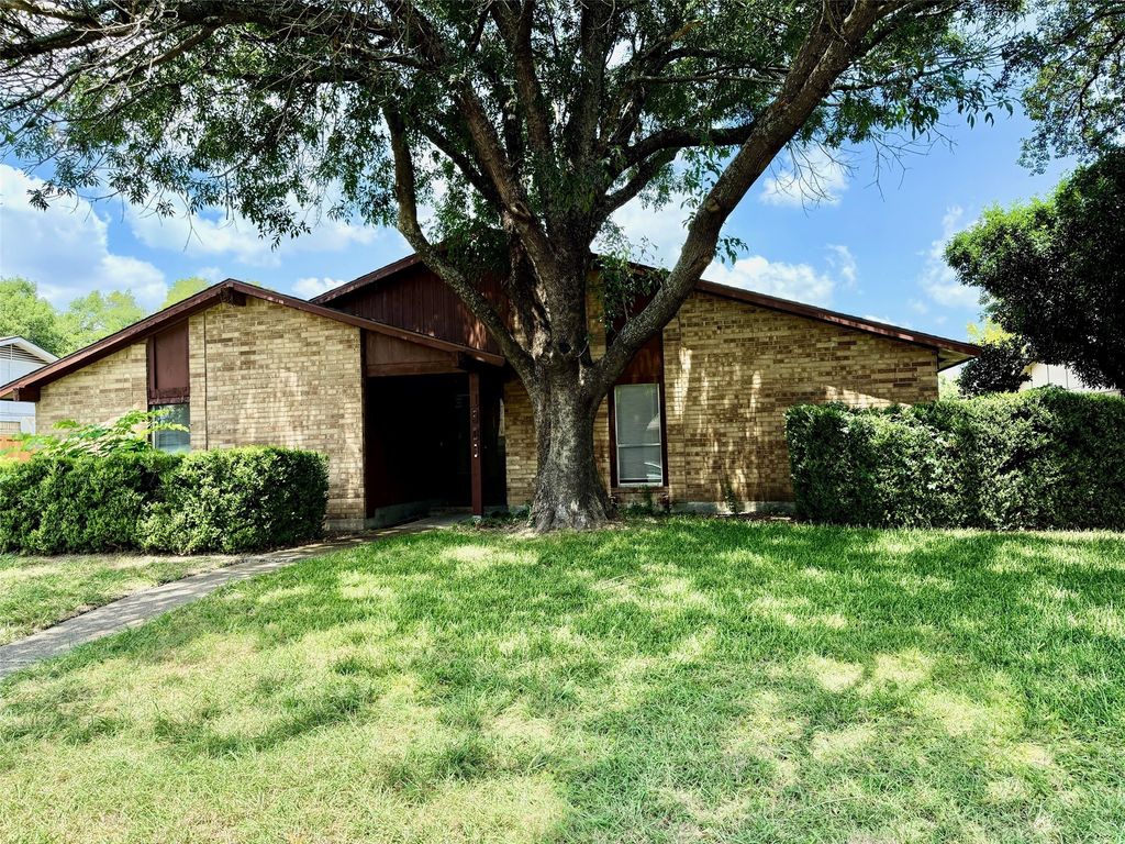 1909 Forestdale Drive, Richardson, TX 75081
