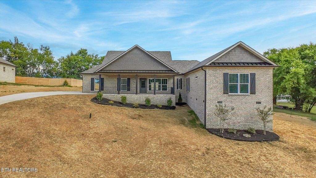 210 Charlie Lane, Maryville, TN 37804