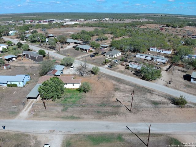 371 Rose Blvd, Charlotte, TX 78011