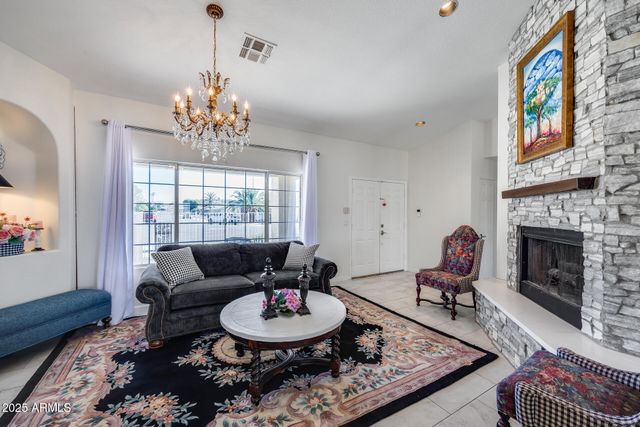 902 E RENEE Drive, Phoenix, AZ 85024