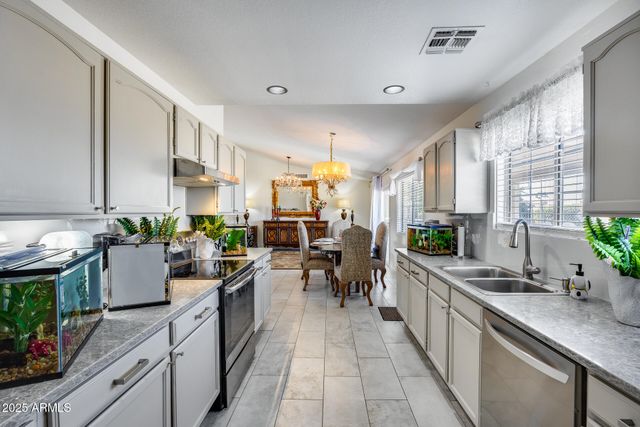 902 E RENEE Drive, Phoenix, AZ 85024