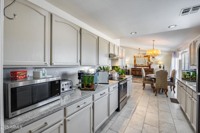 902 E RENEE Drive, Phoenix, AZ 85024