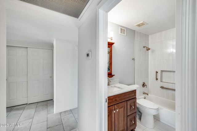 902 E RENEE Drive, Phoenix, AZ 85024