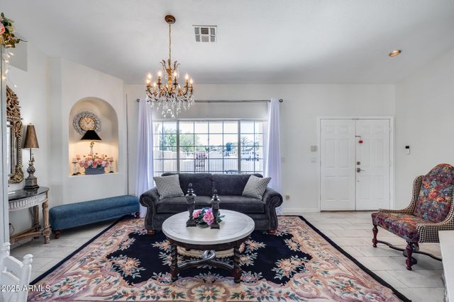 902 E RENEE Drive, Phoenix, AZ 85024