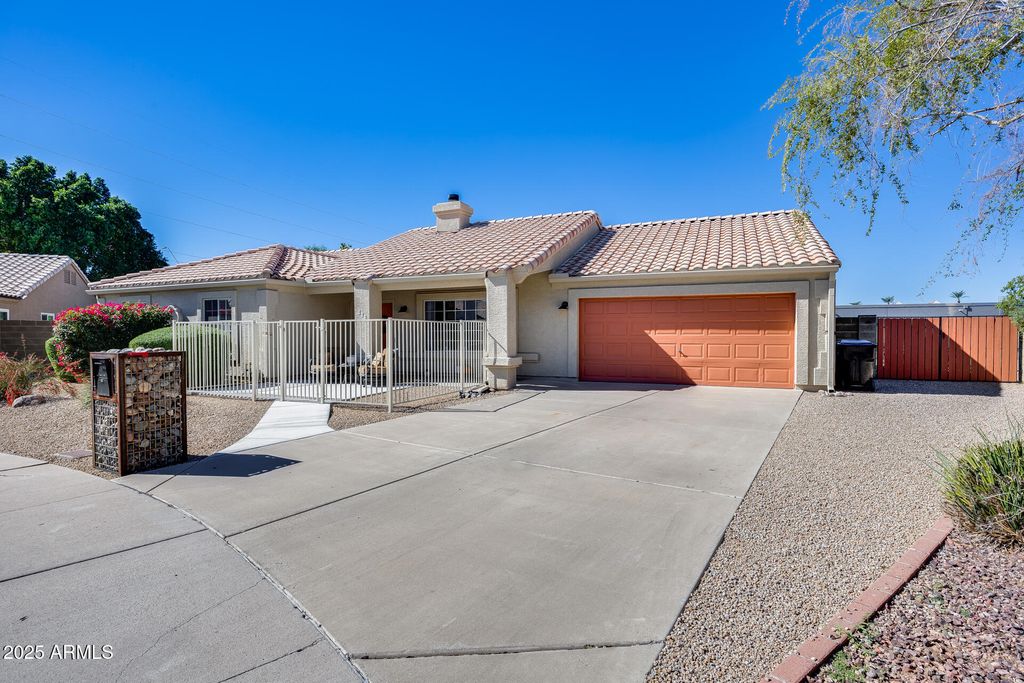 902 E RENEE Drive, Phoenix, AZ 85024