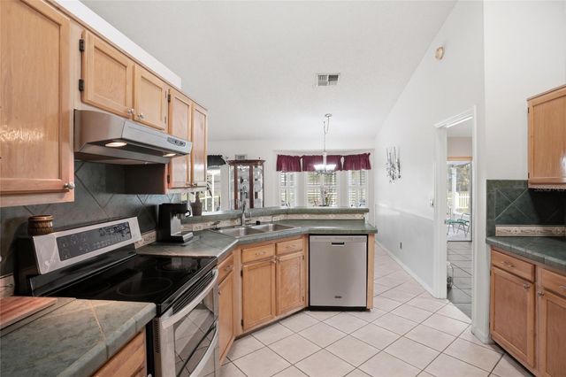 6445 BAY SHORE DRIVE, St Cloud, FL 34771