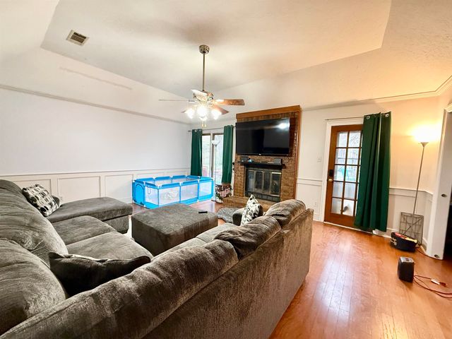 1377 HARDWOOD TRL, Memphis, TN 38016