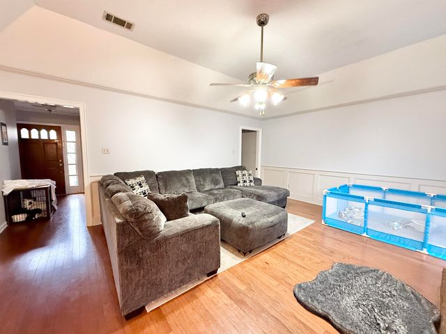 1377 HARDWOOD TRL, Memphis, TN 38016