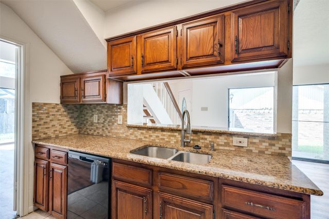 621 Via La Paloma, Mesquite, TX 75150