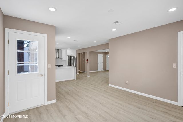 30 Zeeland Drive, Toms River, NJ 08757