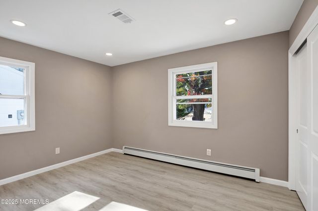 30 Zeeland Drive, Toms River, NJ 08757