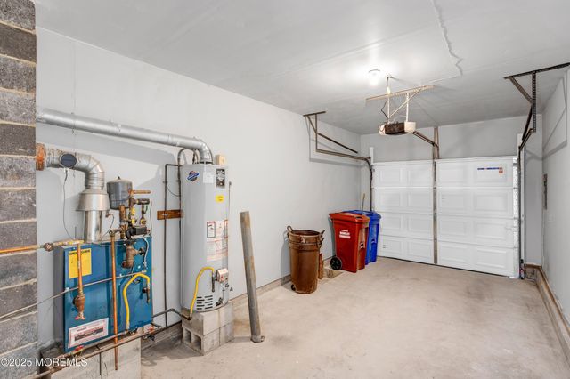 30 Zeeland Drive, Toms River, NJ 08757