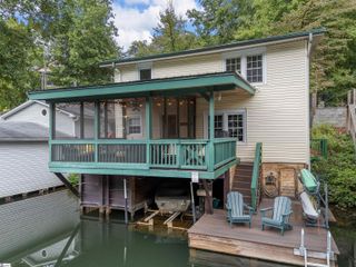 364 E Lakeshore Drive, Landrum, SC 29356