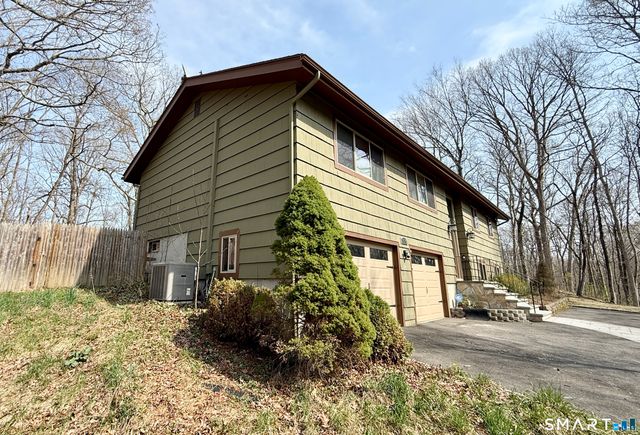 103 Haviland Drive, Trumbull, CT 06611