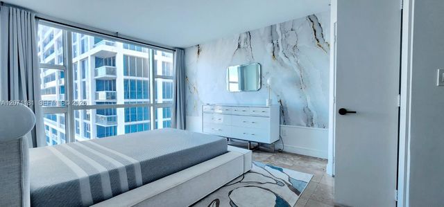6801 Collins Avenue LPH05, Miami Beach, FL 33141