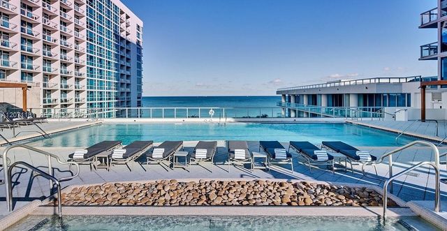 6801 Collins Avenue LPH05, Miami Beach, FL 33141