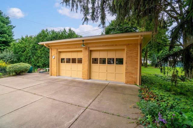 707 W Columbia Street, Chippewa Falls, WI 54729