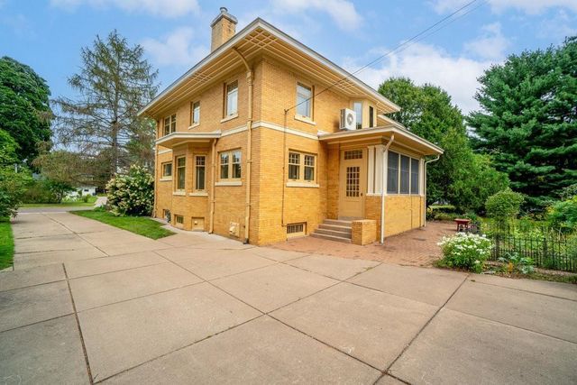 707 W Columbia Street, Chippewa Falls, WI 54729