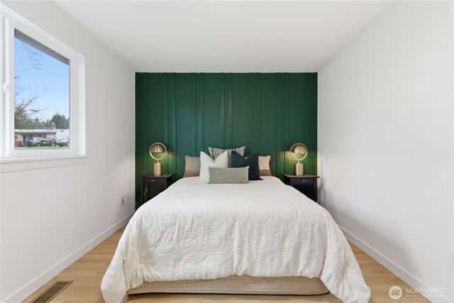 30041 14th Avenue S, Federal Way, WA 98003