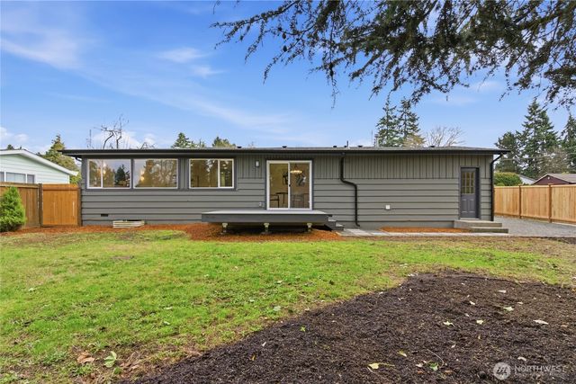 30041 14th Avenue S, Federal Way, WA 98003