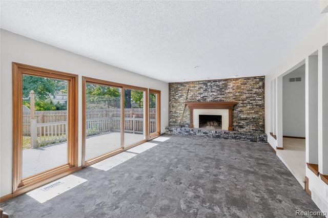 8027 Berkshire Drive, Grosse Ile, MI 48138