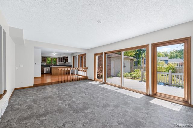 8027 Berkshire Drive, Grosse Ile, MI 48138