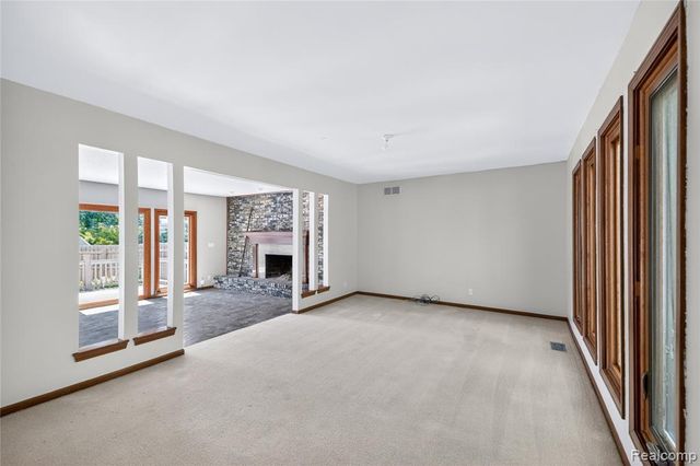 8027 Berkshire Drive, Grosse Ile, MI 48138