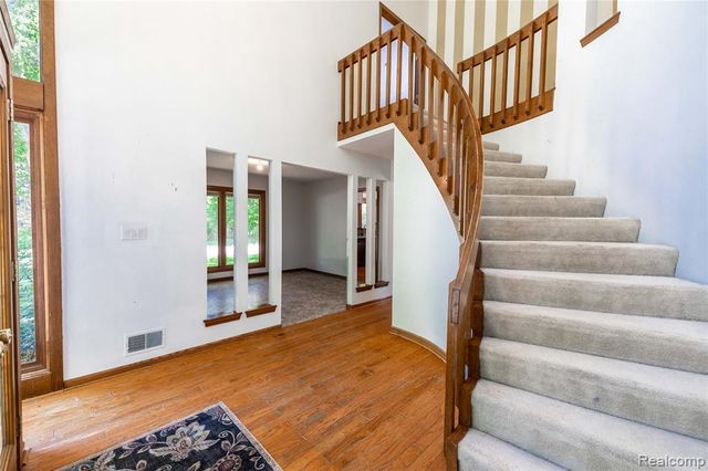 8027 Berkshire Drive, Grosse Ile, MI 48138