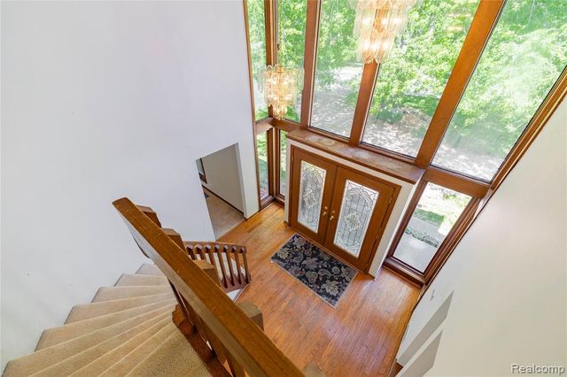 8027 Berkshire Drive, Grosse Ile, MI 48138
