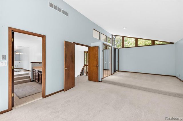 8027 Berkshire Drive, Grosse Ile, MI 48138