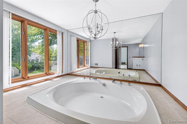 8027 Berkshire Drive, Grosse Ile, MI 48138