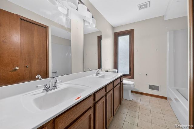 8027 Berkshire Drive, Grosse Ile, MI 48138