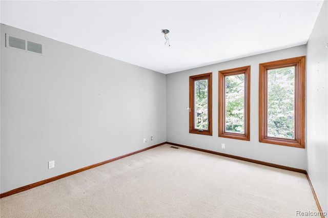 8027 Berkshire Drive, Grosse Ile, MI 48138