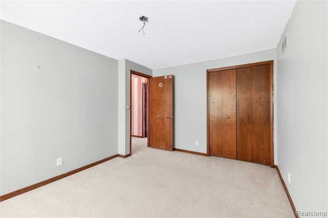 8027 Berkshire Drive, Grosse Ile, MI 48138