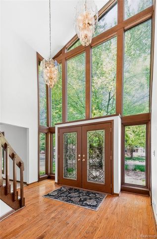 8027 Berkshire Drive, Grosse Ile, MI 48138