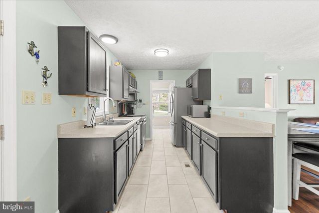 290 DODEE LN, Union Hall, VA 24176