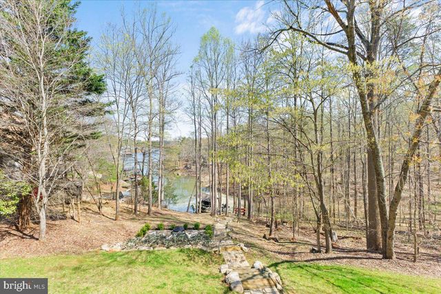 290 DODEE LN, Union Hall, VA 24176