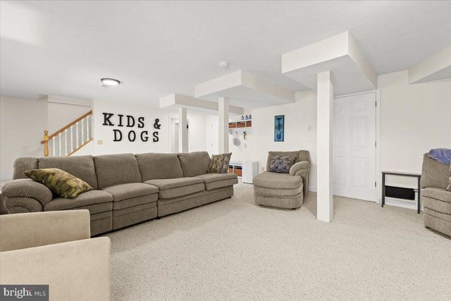 290 DODEE LN, Union Hall, VA 24176