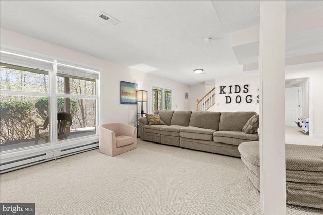 290 DODEE LN, Union Hall, VA 24176