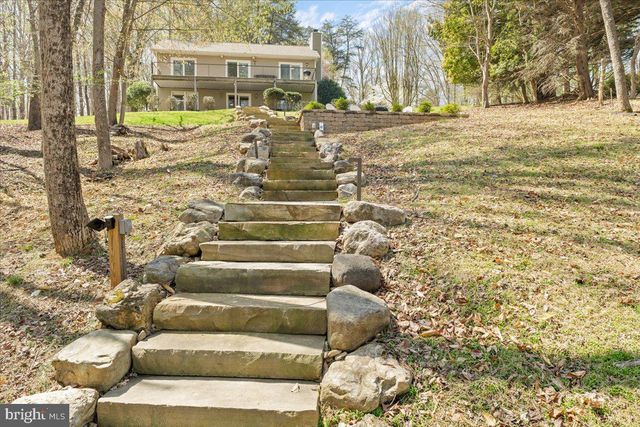 290 DODEE LN, Union Hall, VA 24176