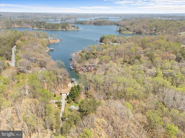 290 DODEE LN, Union Hall, VA 24176